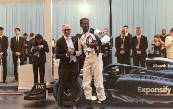 TOMMY HILFIGER ADUCE HOLLYWOODUL LA MET GALA, IAR DAMSON IDRIS ÎȘI FACE O INTRARE EMBLEMATICĂ ÎN MAȘINA DIN FILMUL F1